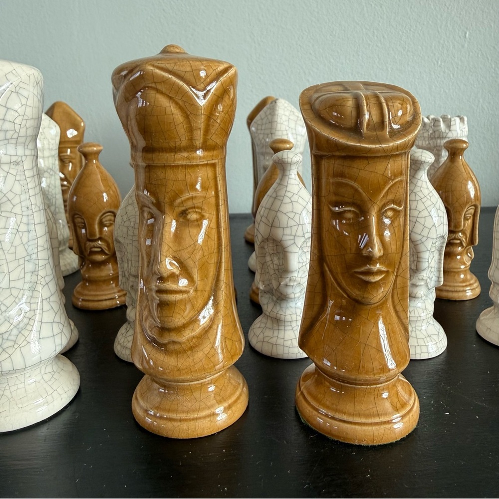 Vintage | Duncan Full Set 32 Piece Ceramic Chess Game Pieces Glazed Gothic MCM - Picture 2 of 8